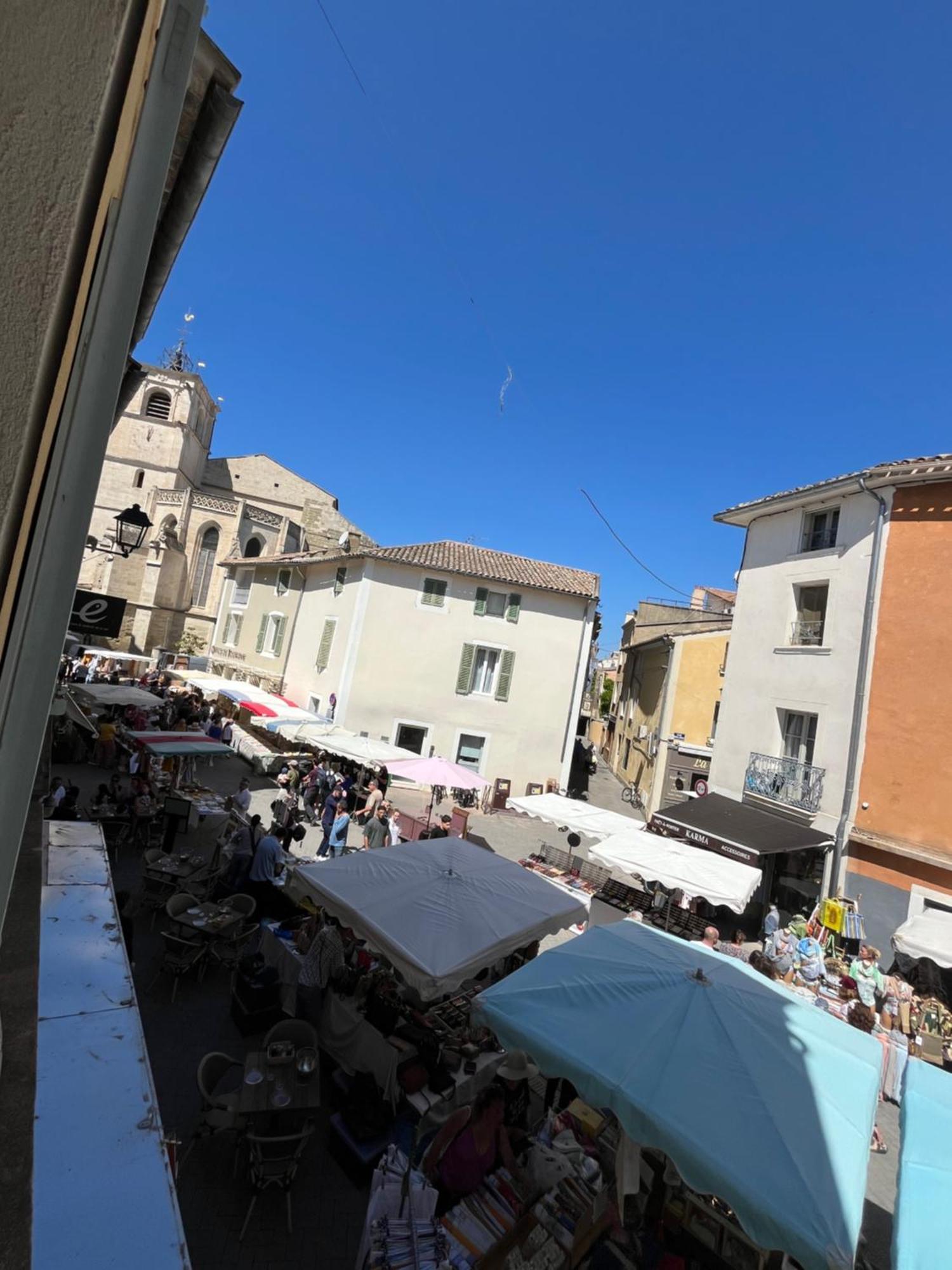 Avec Vue Sur Le Centre Historique * LʼIsle-sur-la-Sorgue